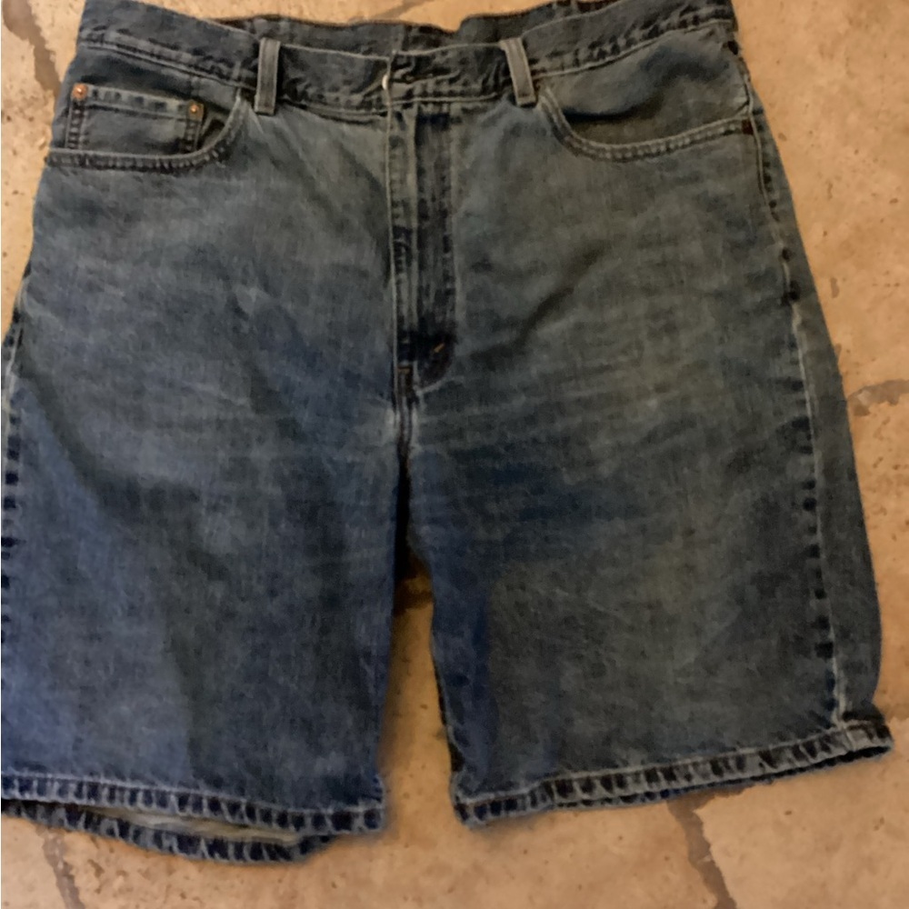 Levi’s 550 Jean shorts -SZ 40